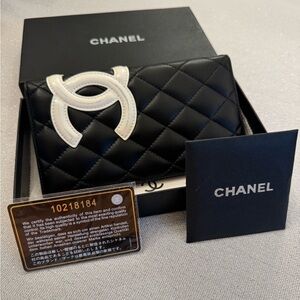 Black and White Cambon Wallet - Serial Number 10218184